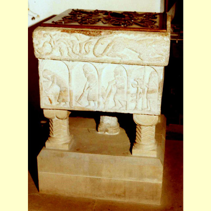 Burnham Deepdale, Four Seasons font